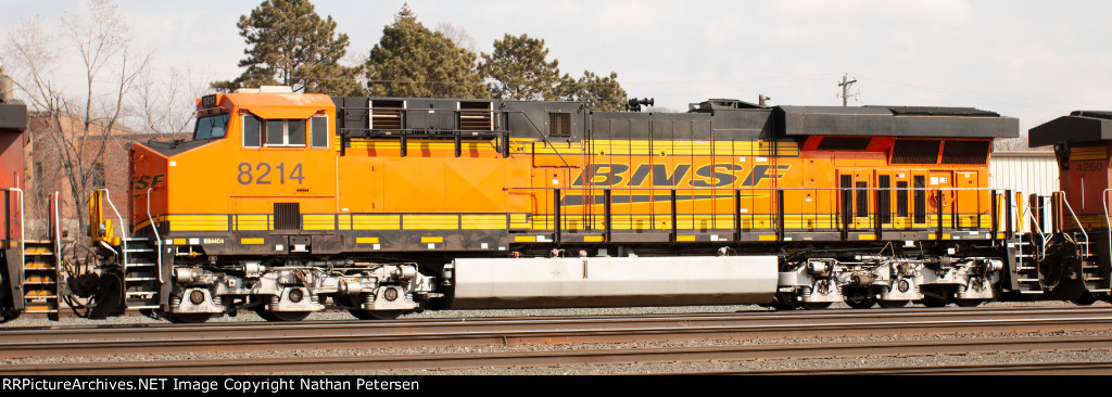 BNSF 8214